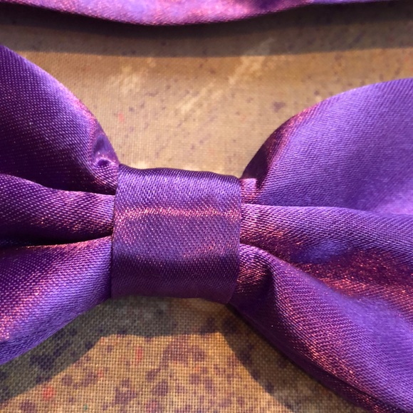 NWOT purple satin bowtie, pre-tied - Picture 5 of 11